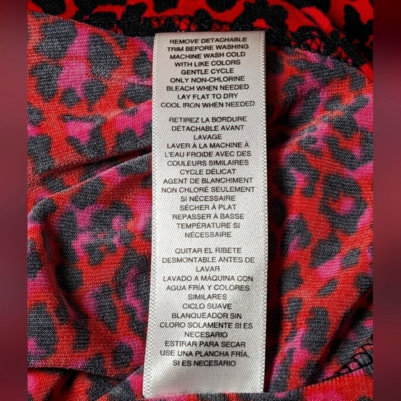 Michael Michael Kors Ruched V-Neck Red & Black Cat Print Blouse Size Small - Picture 8 of 8